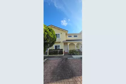 7479 NW 179th Ter, Hialeah, FL 33015 - Photo 1