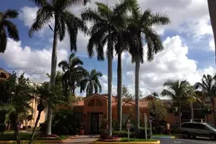 6284 NW 186th St, Hialeah, FL 33015 - Photo 1