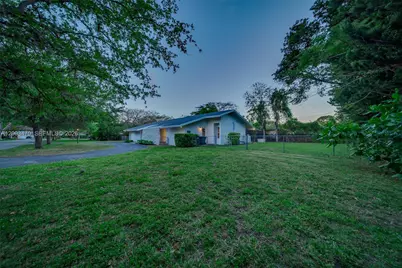 13100 SW 81st Ave, Pinecrest, FL 33156 - Photo 1