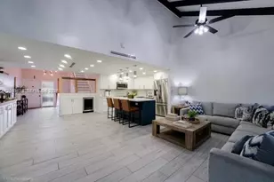 1231 E Golfview Dr, Pembroke Pines, FL 33026 - Photo 1
