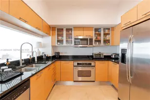 31 SE 5th St, Miami, FL 33131 - Photo 7