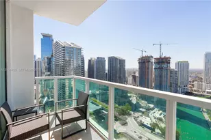 31 SE 5th St, Miami, FL 33131 - Photo 3