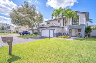 6221 Manchester Ln, Davie, FL 33331 - Photo 1