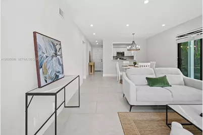 1305 SE 1st St #2, Fort Lauderdale, FL 33301 - Photo 1