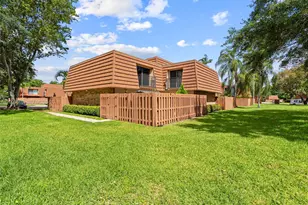 2532 Camelot Ct, Cooper City, FL 33026 - Photo 1