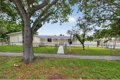 341 NW 15th St, Homestead, FL 33030 - Photo 1