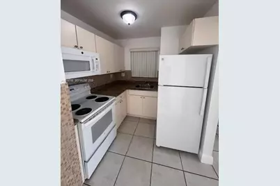 8870 Fontainebleau Blvd #307, Miami, FL 33172 - Photo 1