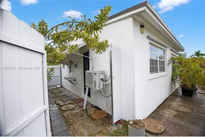 7941 SW 37th Ter #studio, Miami, FL 33155 - Photo 1