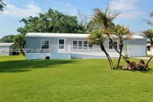 1047 Mayford Lake Rd, Moore Haven, FL 33471 - Photo 1