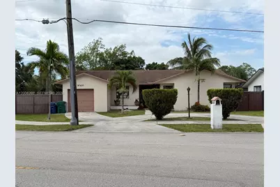 9300 SW 164th St, Palmetto Bay, FL 33157 - Photo 1