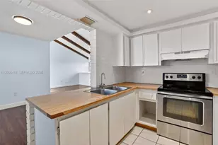 10302 NW 9th St Cir, Miami, FL 33172 - Photo 1