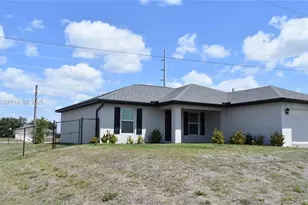 117 23rd Terrace, Cape Coral, FL 33993 - Photo 1