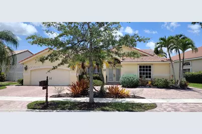 659 Verona Pl #659, Weston, FL 33326 - Photo 1