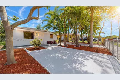 578 SW 2nd St, Florida City, FL 33034 - Photo 1