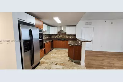 170 SE 14th St #1408, Miami, FL 33131 - Photo 1