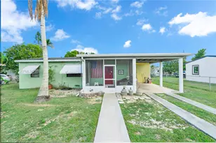 1570 NE 15th St, Homestead, FL 33033 - Photo 1