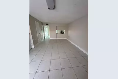 2186 W 60th St #20208, Hialeah, FL 33016 - Photo 1