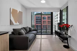 121 NE 5th St, Miami, FL 33132 - Photo 1