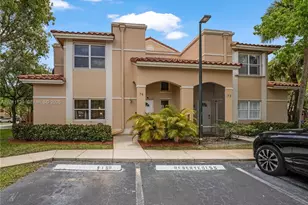 595 Racquet Club Rd, Weston, FL 33326 - Photo 1