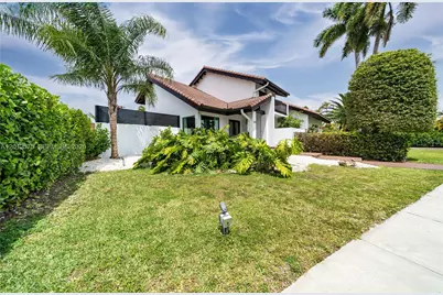 330 SW 133rd Pl #330, Miami, FL 33184 - Photo 1