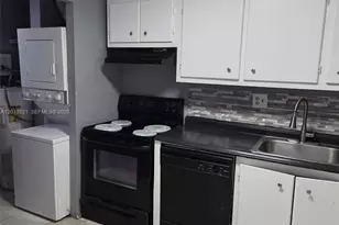 8040 N Colony Cir N, Tamarac, FL 33321 - Photo 1