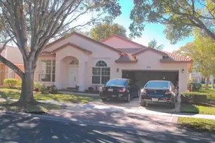 18430 NW 11th St, Pembroke Pines, FL 33029 - Photo 1
