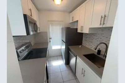 1431 S 14th Ave #216, Hollywood, FL 33020 - Photo 1
