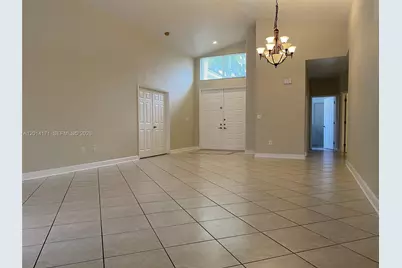 1210 S 13th Ave, Hollywood, FL 33019 - Photo 1