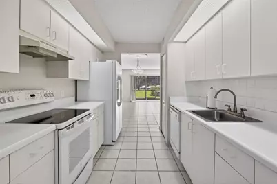 700 SW 137th Ave #110H, Pembroke Pines, FL 33027 - Photo 1