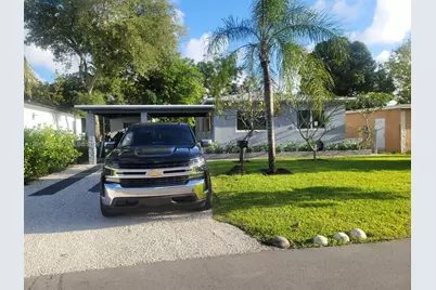 266 NE 162nd St, Miami, FL 33162 - Photo 1