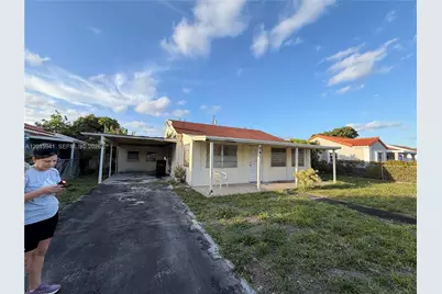 841 NE 4th Pl, Hialeah, FL 33010 - Photo 1