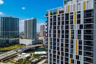 31 SE 6th St, Miami, FL 33131 - Photo 1