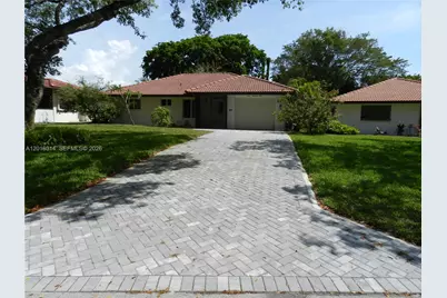 305 NW 42nd St, Boca Raton, FL 33431 - Photo 1