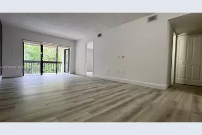 8885 Fontainebleau Blvd #205, Miami, FL 33172 - Photo 1