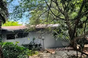 1100 NE 129th St, North Miami, FL 33161 - Photo 5