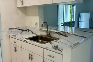 10832 N Kendall Dr, Miami, FL 33176 - Photo 1