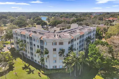3600 Oaks Clubhouse Dr #511, Pompano Beach, FL 33069 - Photo 1