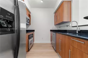 325 S Biscayne, Miami, FL 33131 - Photo 1