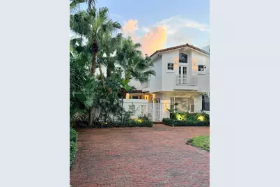 224 S Coconut Ln, Miami Beach, FL 33139 - Photo 1