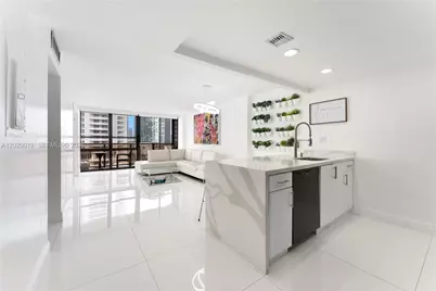 600 NE 36th St #1111, Miami, FL 33137 - Photo 1