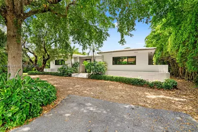 112 E 1st Ct, Miami Beach, FL 33139 - Photo 1