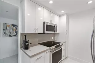 3625 N Country Club Dr, Aventura, FL 33180 - Photo 15