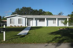 13220 SW 99th Pl, Miami, FL 33176 - Photo 1