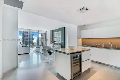 88 SW 7th St #1905, Miami, FL 33130 - Photo 1