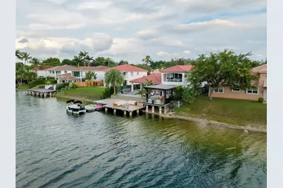 11155 NW 70th St, Doral, FL 33178 - Photo 1