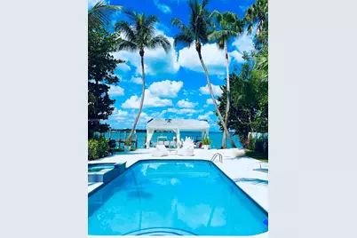8300 Hawthorne Ave, Miami Beach, FL 33141 - Photo 1