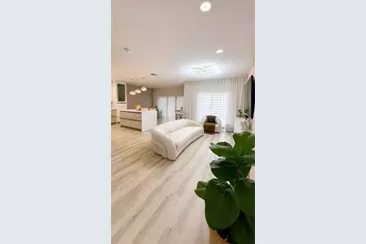 220 SE 32nd Ter, Homestead, FL 33033 - Photo 1