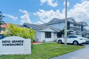 10904 NW 7th St, Miami, FL 33172 - Photo 1