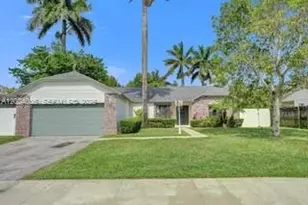 1020 SW 124th Way, Davie, FL 33325 - Photo 1