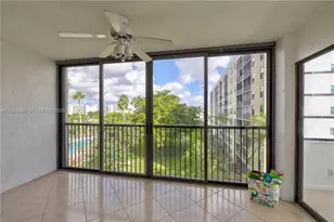 2205 S Cypress Bend Dr, Pompano Beach, FL 33069 - Photo 1